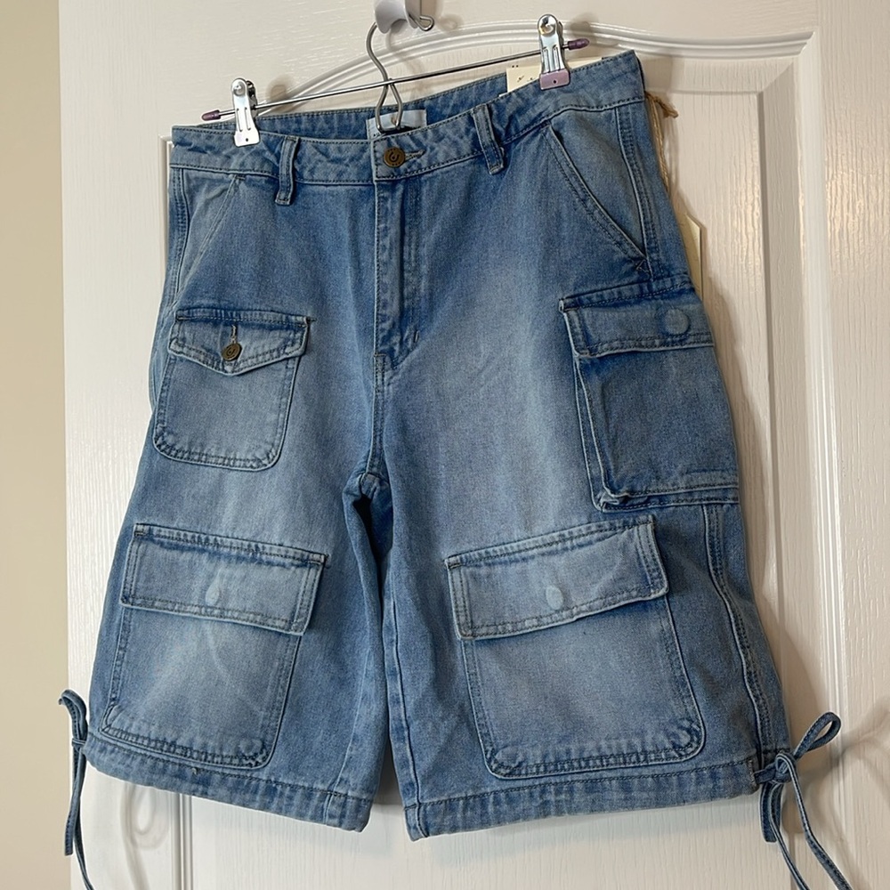 Austin Landing High Rise Denim Shorts Bermuda Length Size 11 - Picture 3 of 16